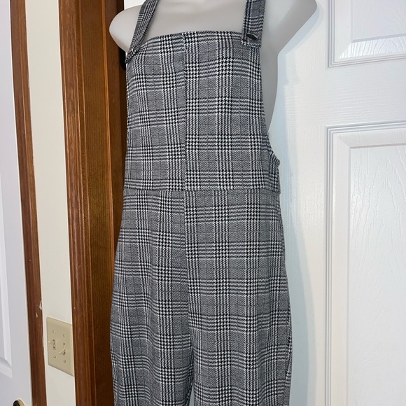 Emory Park Printed Jumpsuit - Picture 4 of 9